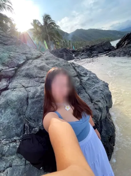 Andrea, 24