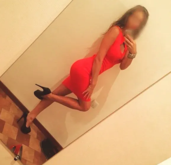 Andrea, 28