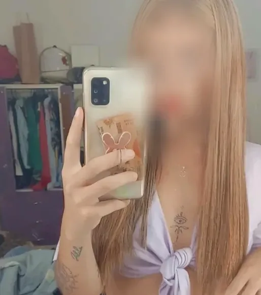 Angelika, 33