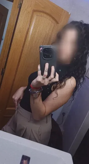 Anja, 34