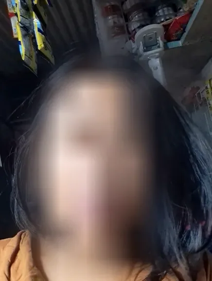 Astrid, 32