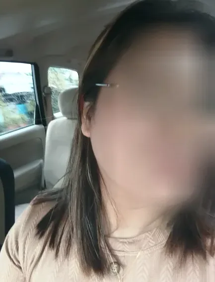 Emilia, 33