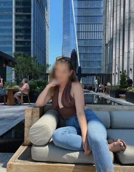 Eva, 31