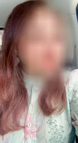 Eva, 32