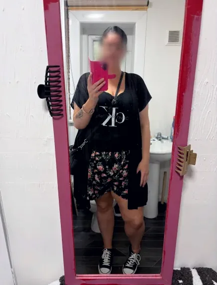 Karin, 37
