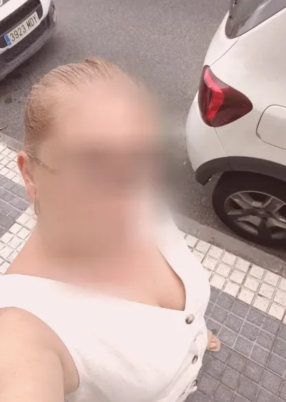 Mia, 38