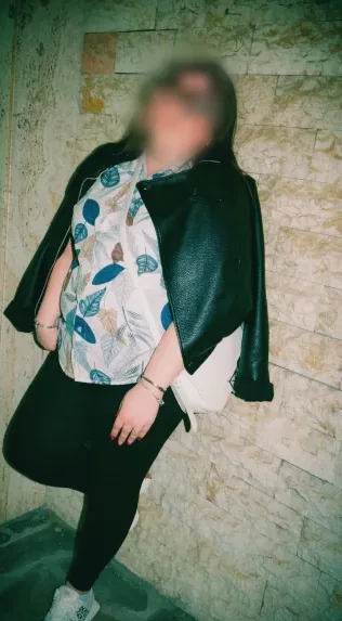 Sabrina, 29