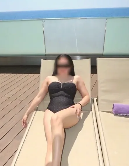 Selina, 26