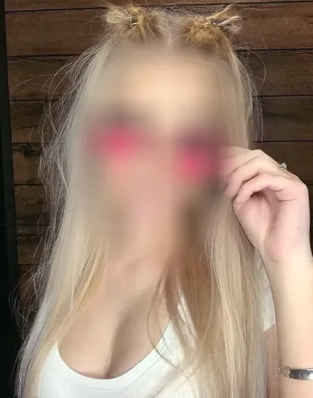 Yvonne, 32
